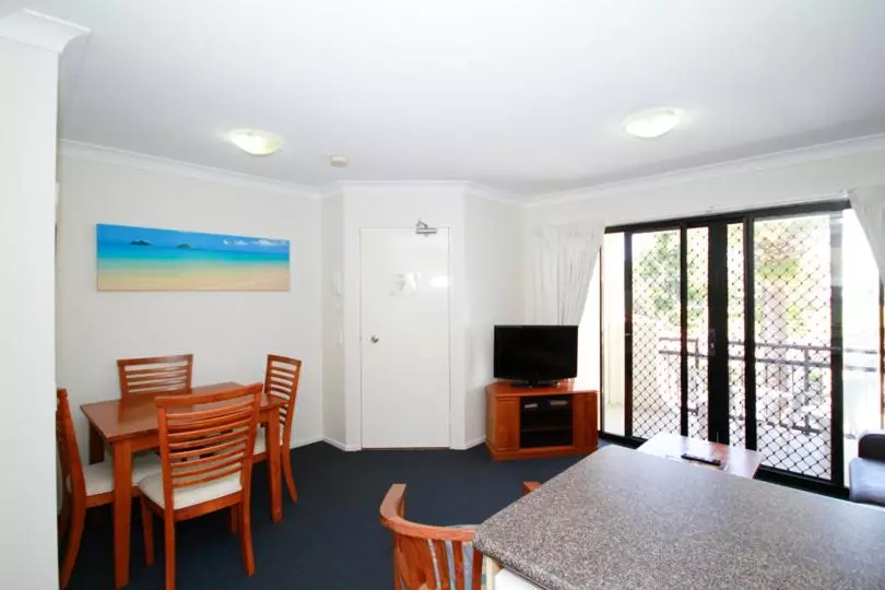 בית מלון כפרי Island Beach Resort