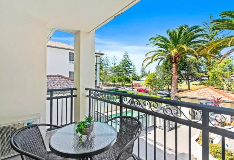 בית מלון כפרי Island Beach Resort