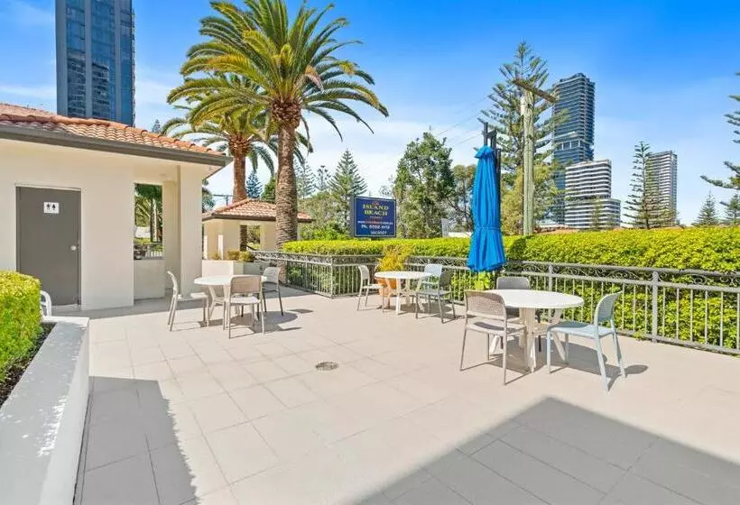 בית מלון כפרי Island Beach Resort