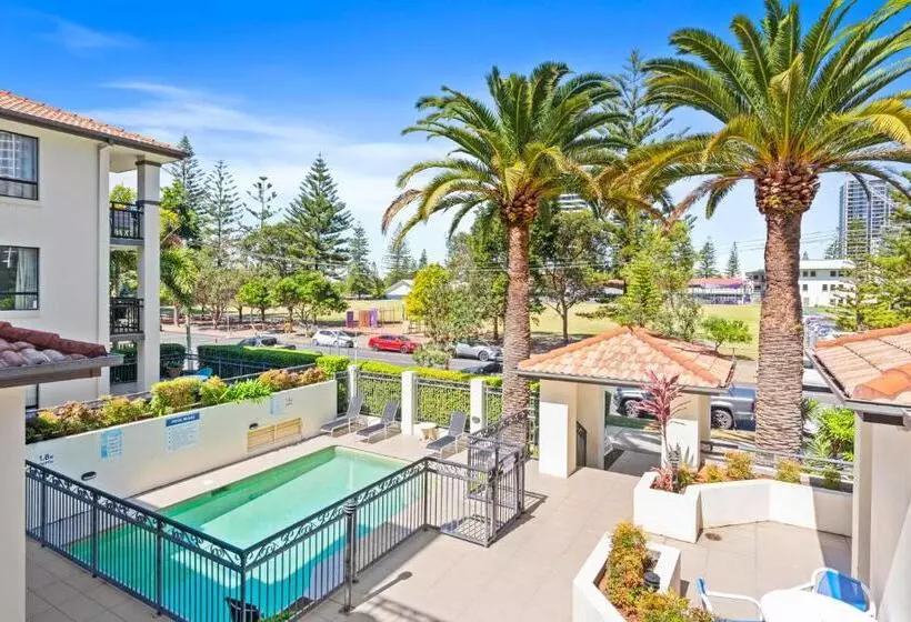 בית מלון כפרי Island Beach Resort