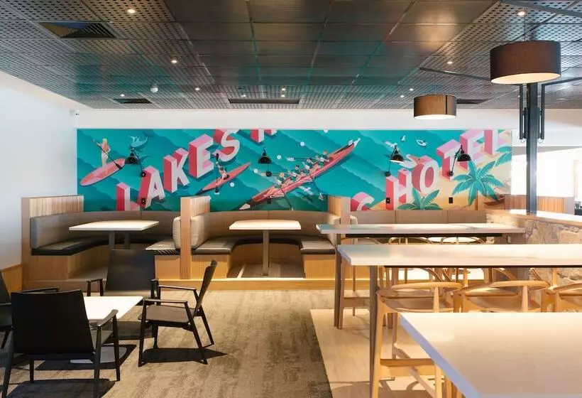 Hotel Lakes