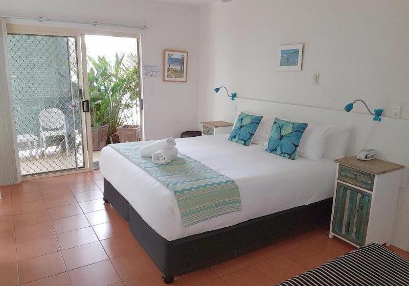 בית מלון כפרי Lennox Beach Resort