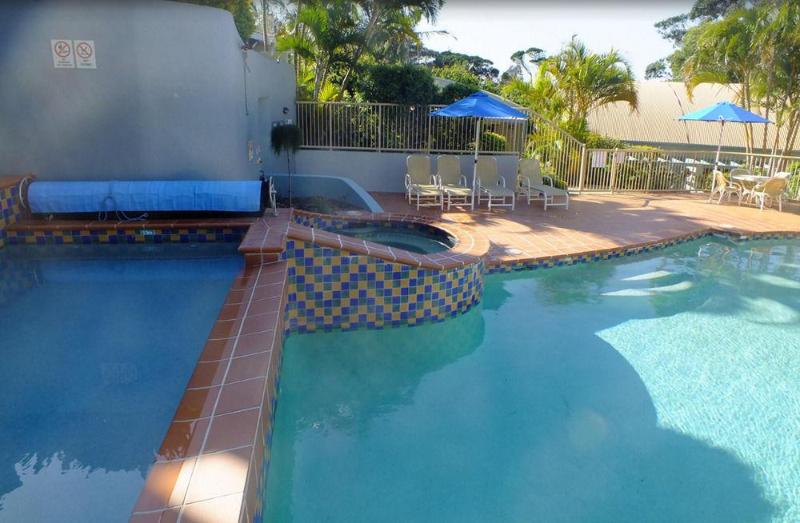 בית מלון כפרי Lennox Beach Resort