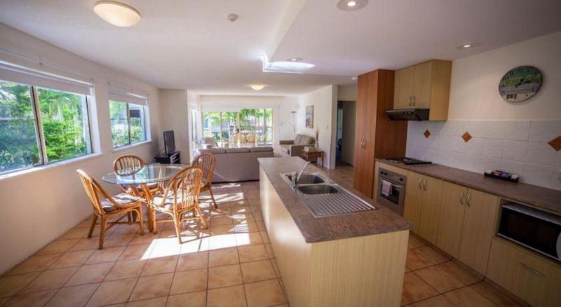 בית מלון כפרי Lennox Beach Resort