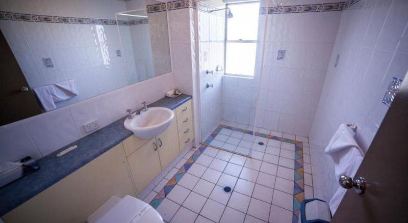 בית מלון כפרי Lennox Beach Resort