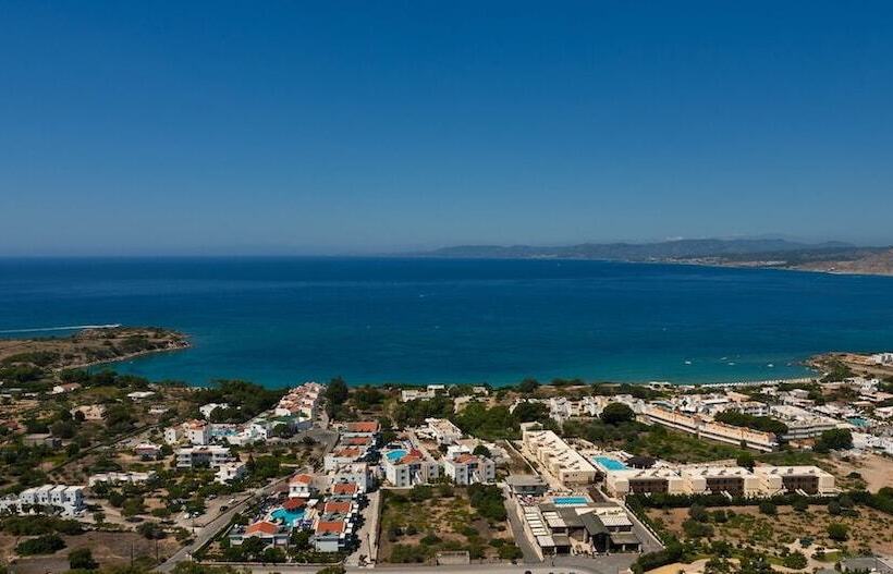 فندق Pefki Islands