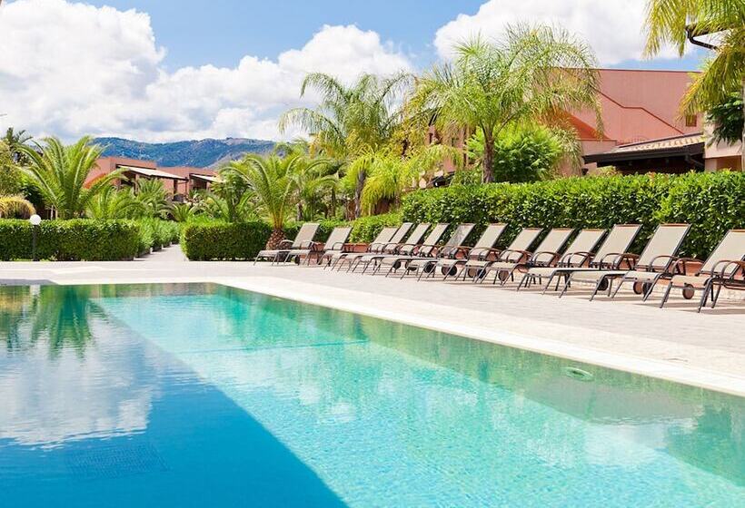 فندق Tindari Resort & Marina Beach