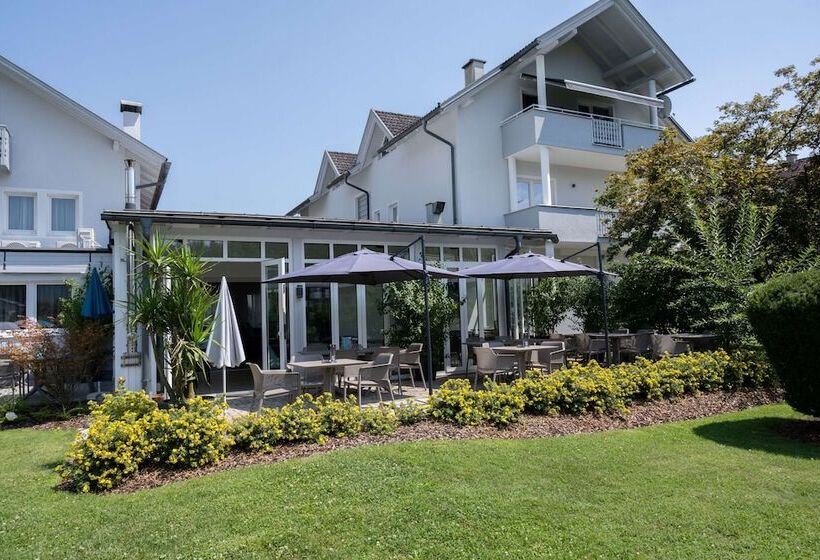 Отель Villa Flora