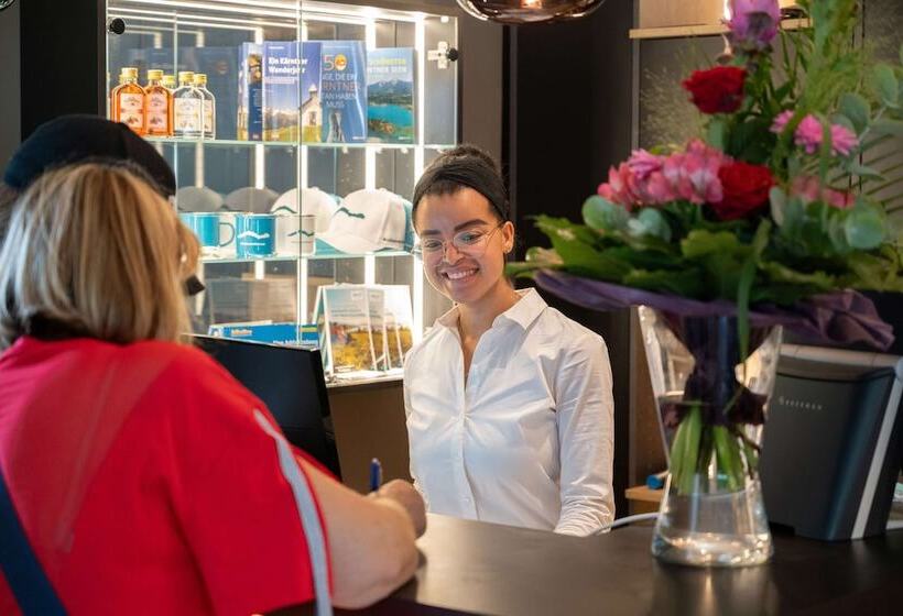 Отель Villa Flora