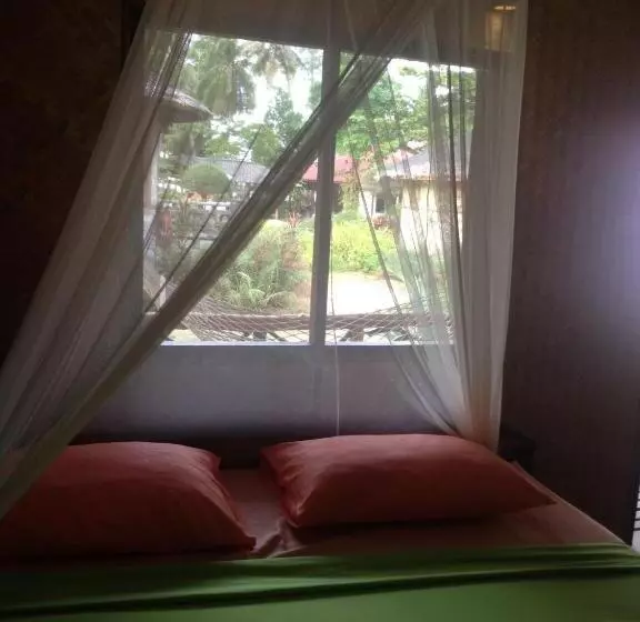 Malibu Beach Bungalows