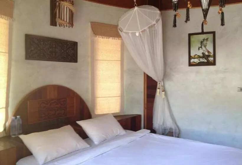 Malibu Beach Bungalows