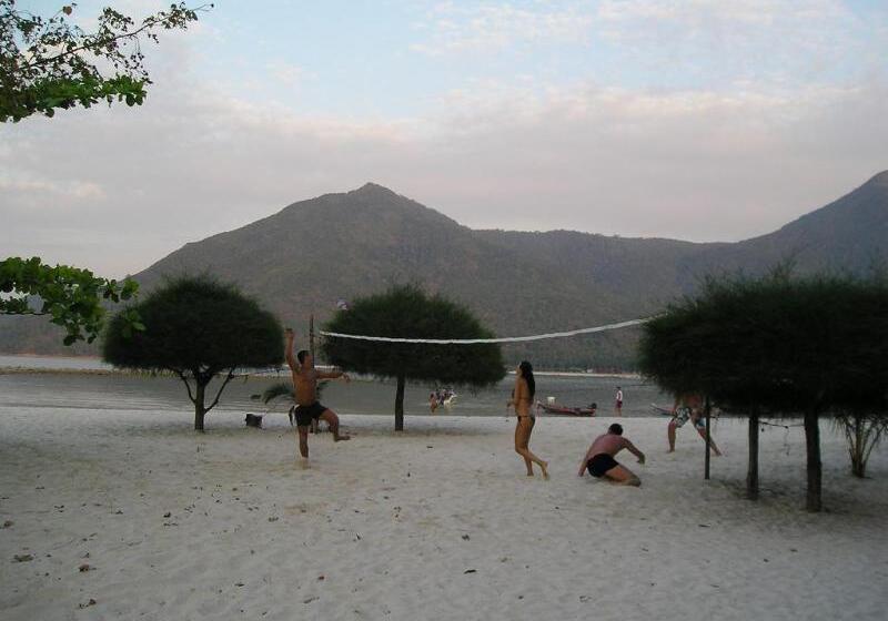 Malibu Beach Bungalows