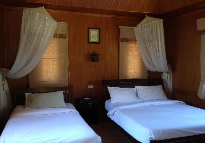 Malibu Beach Bungalows