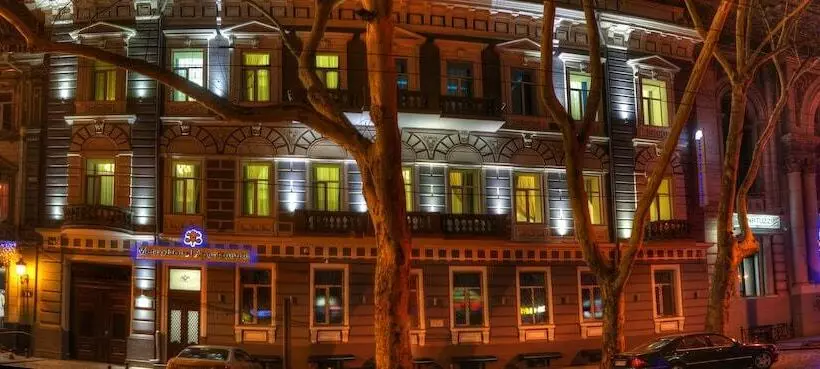 Metro Hotel Apartments