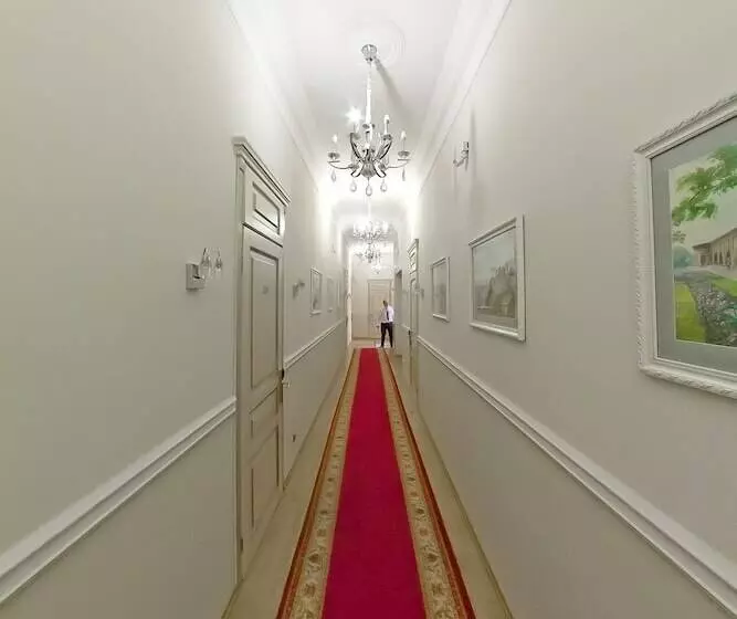 Metro Hotel Apartments