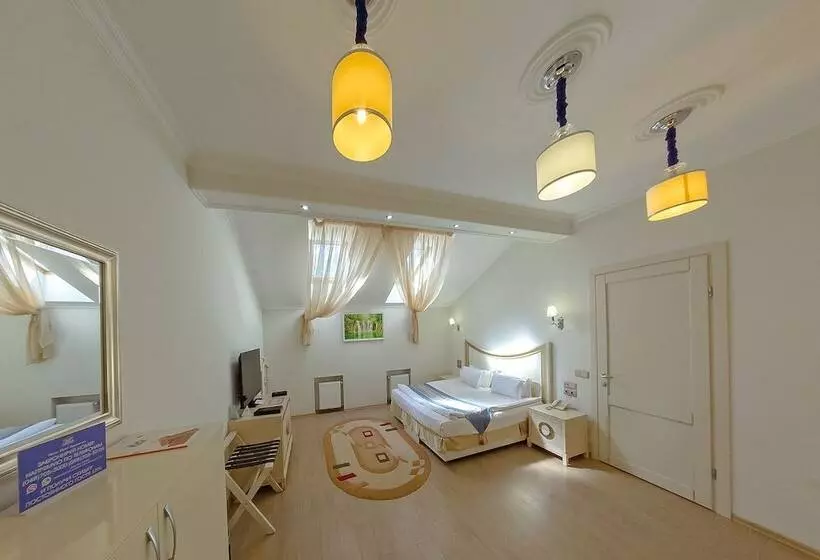 Metro Hotel Apartments