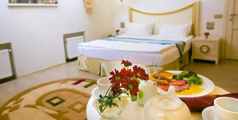 Metro Hotel Apartments