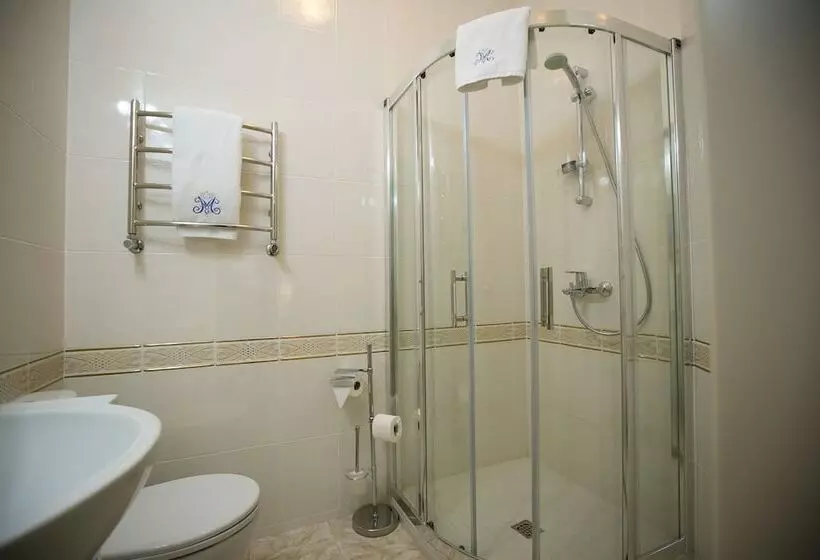 Metro Hotel Apartments