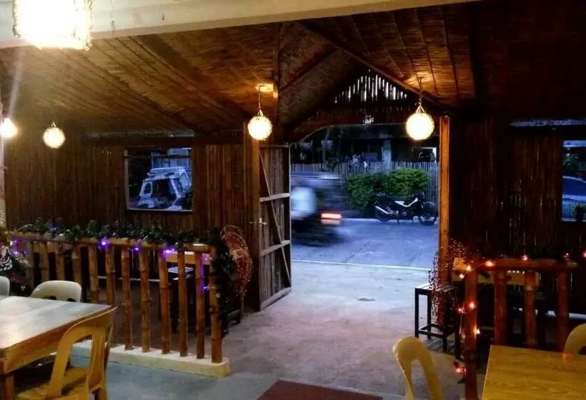 ユースホステル Villa Peralta Inn