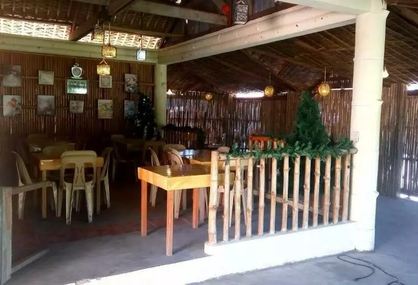 ユースホステル Villa Peralta Inn