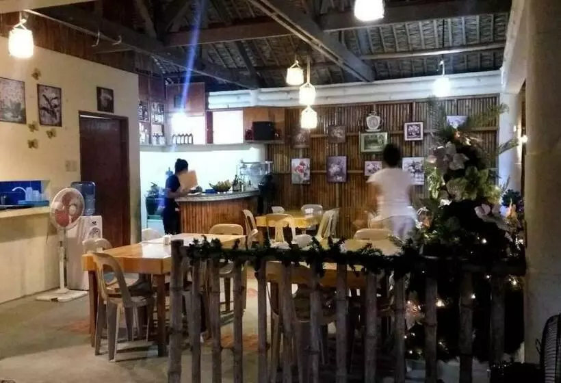 ユースホステル Villa Peralta Inn