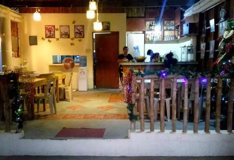 ユースホステル Villa Peralta Inn