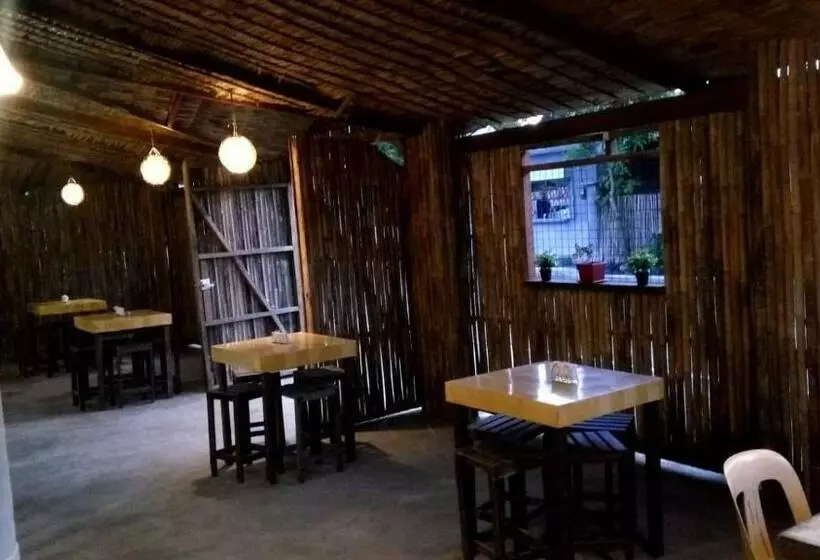 ユースホステル Villa Peralta Inn