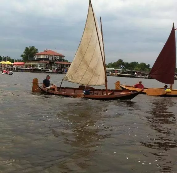 ベッドアンドブレックファースト Bed & Bike De Hofstee