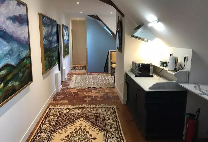 Aamiaismajoitus (B&B) Chateau Vary