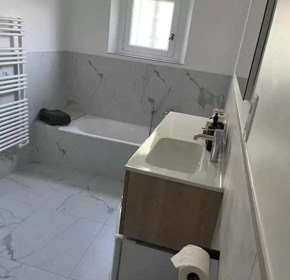 تختخواب و صبحانه Villa Made
