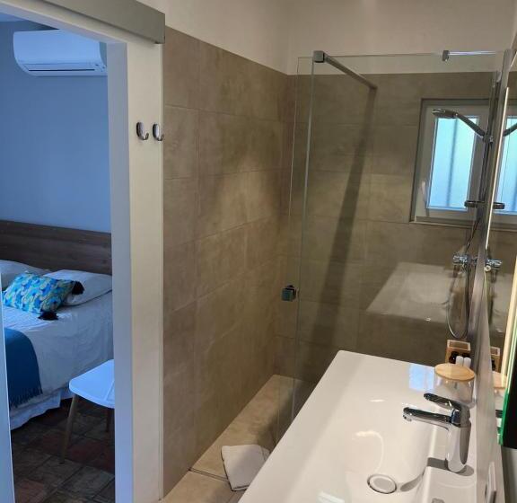 تختخواب و صبحانه Villa Made