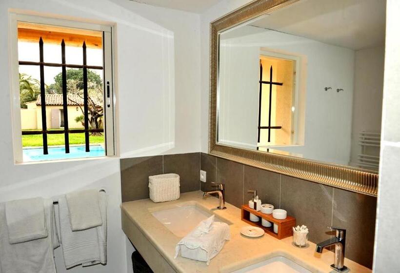 تختخواب و صبحانه Villa Made