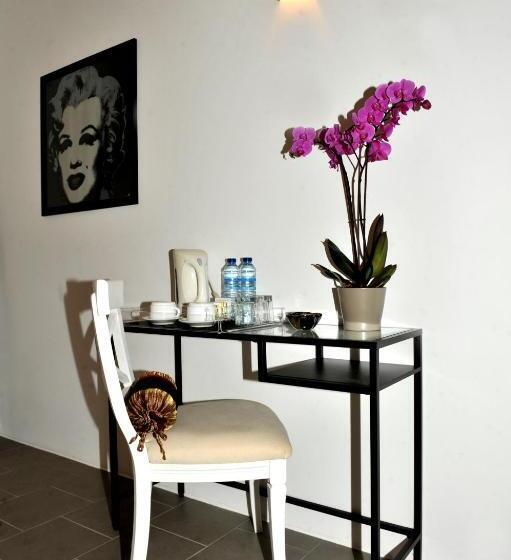 تختخواب و صبحانه Villa Made