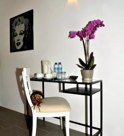 تختخواب و صبحانه Villa Made
