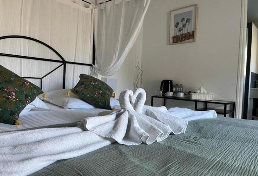 تختخواب و صبحانه Villa Made