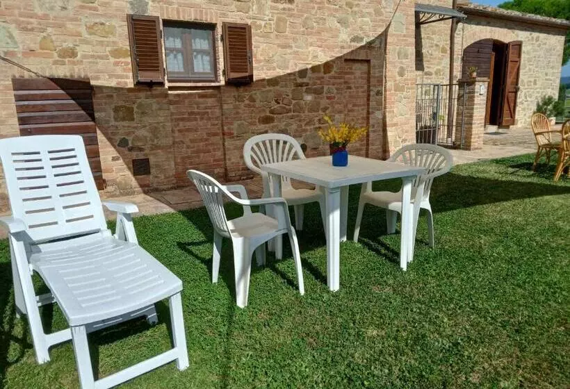 هتل Agriturismo Collesassi