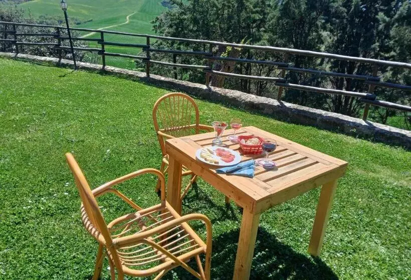 هتل Agriturismo Collesassi