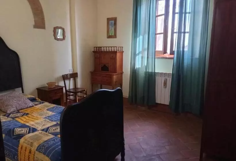 هتل Agriturismo Collesassi