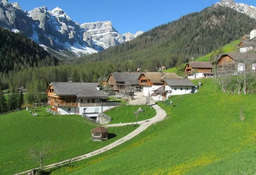 ホテル Agriturismo Lüch De Vanc