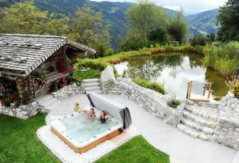 ホテル Bio Alpenhof Rostatt