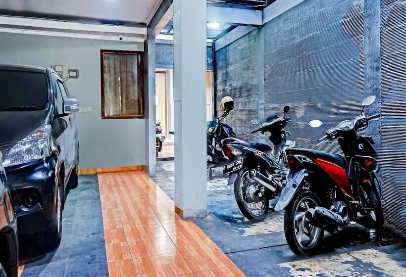 Hotel Oyo 90738 Griya Dara