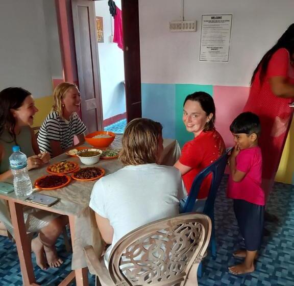 פנסיון Johnson S Homestay   Ecohouseboat