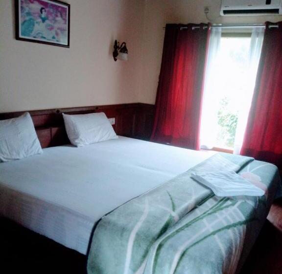 Pansiyon Johnson S Homestay Ecohouseboat