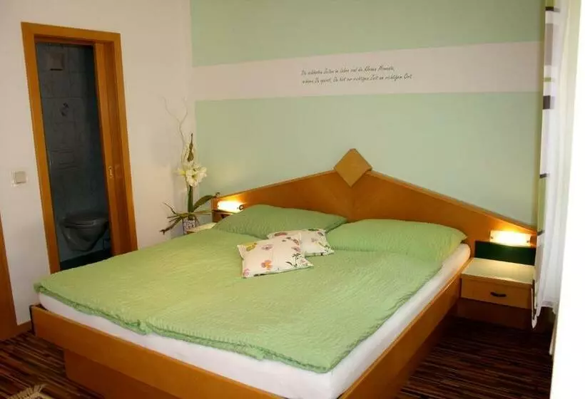 ペンション Zistler S Blaufränkischhof