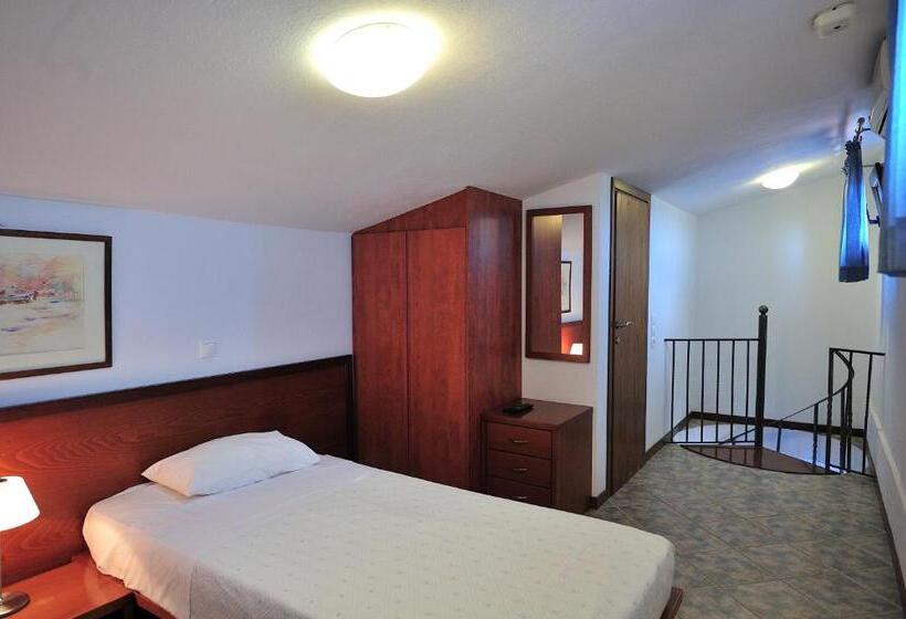 בית מלון כפרי Eye Q Resort Seaview