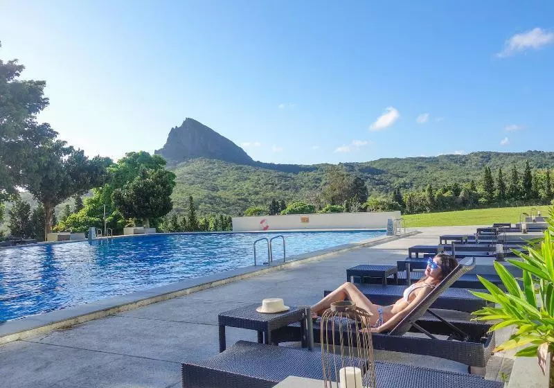 Отель Gloria Manor