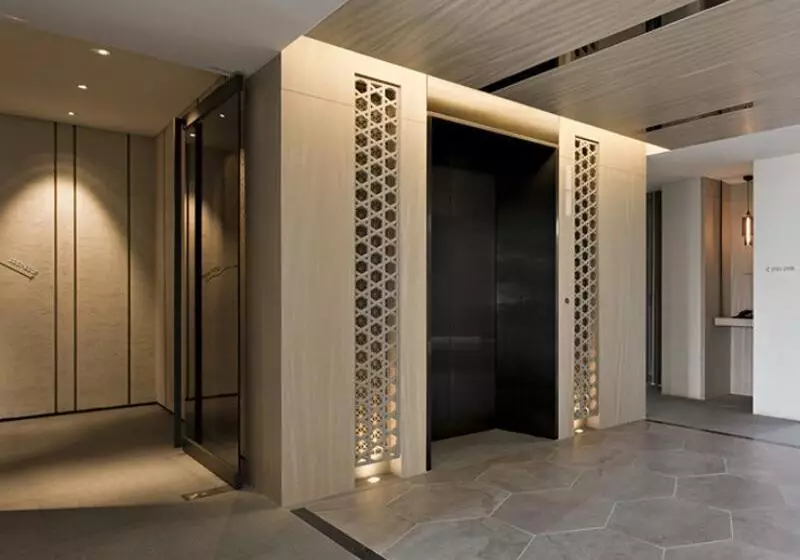 Отель Gloria Manor