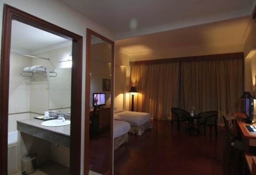 בית מלון כפרי Golden View