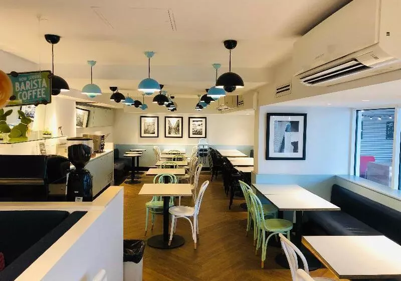 Отель Ibis Budget Sydney Airport