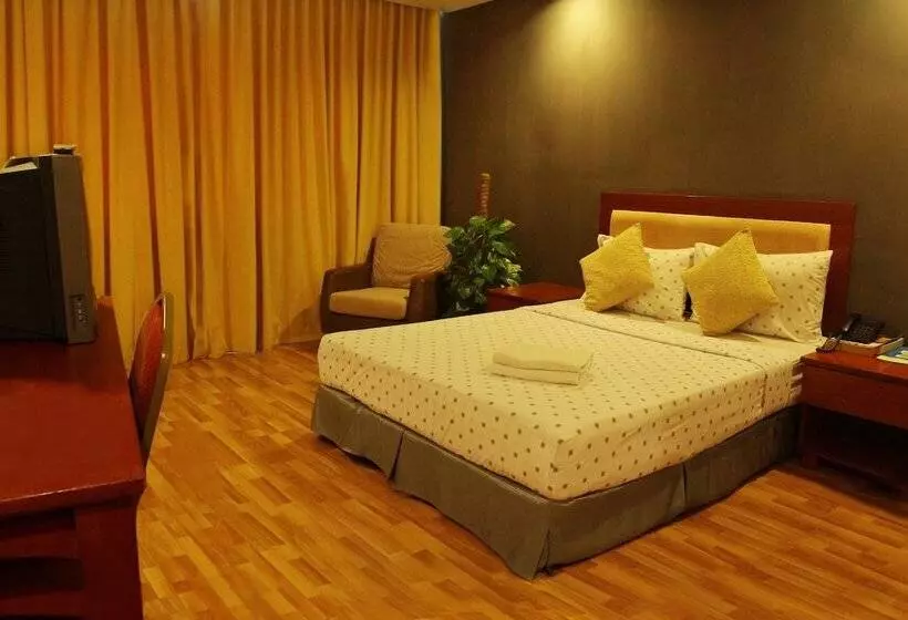 Mayres Hotel Kota Tinggi